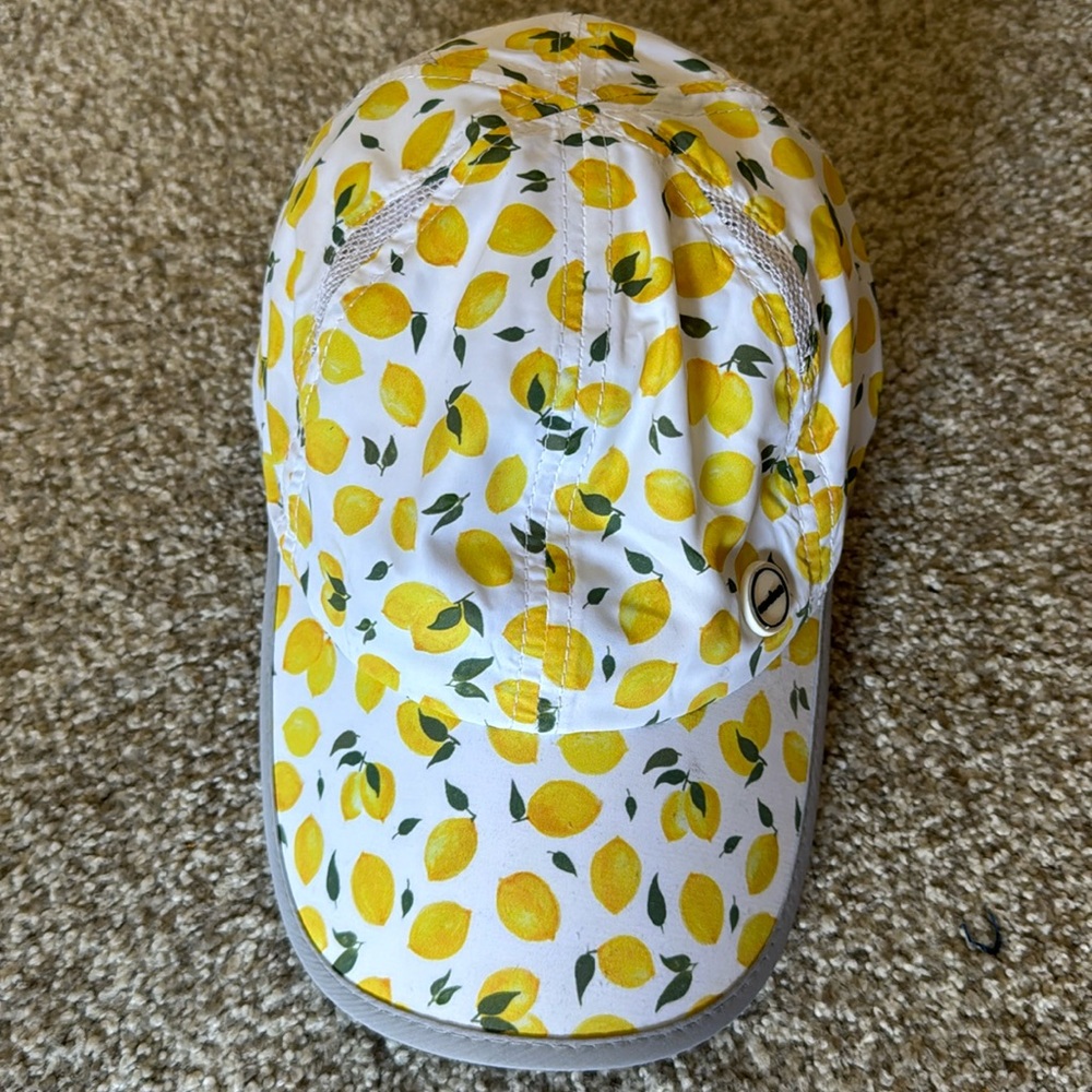 Lemon print athletic running hat